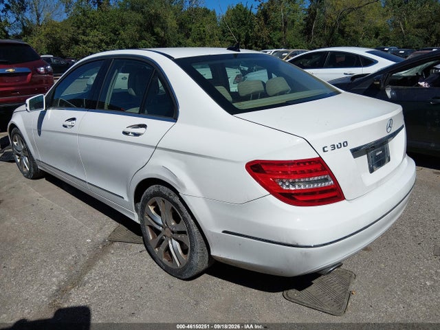46150251 :رقم المزاد ، WDDGF8AB1DA858031 vin ، 2013 Mercedes-benz C 300 Luxury 4matic مزاد بيع