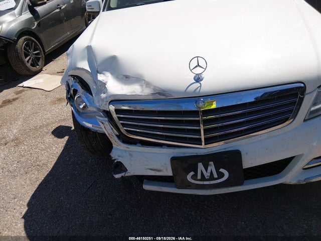 46150251 :رقم المزاد ، WDDGF8AB1DA858031 vin ، 2013 Mercedes-benz C 300 Luxury 4matic مزاد بيع
