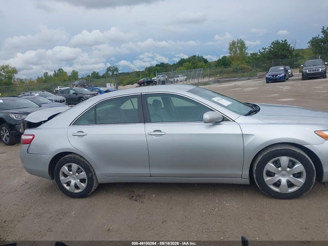 46150264 :رقم المزاد ، 4T1BE46K77U070233 vin ، 2007 Toyota Camry Le مزاد بيع
