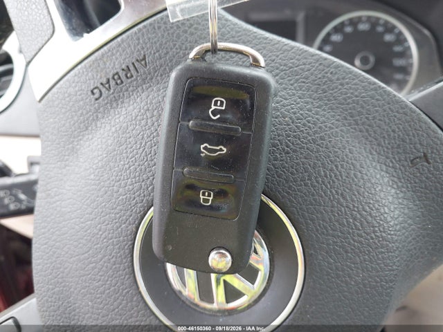 2011 Volkswagen Tiguan Sel მანქანა იყიდება აუქციონზე, vin: WVGAV7AX1BW001230, აუქციონის ნომერი: 46150360