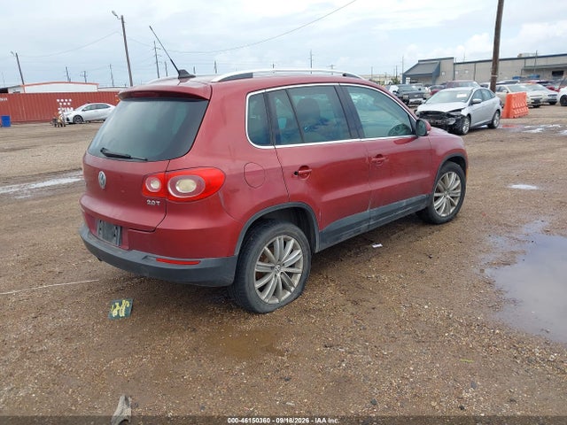 2011 Volkswagen Tiguan Sel მანქანა იყიდება აუქციონზე, vin: WVGAV7AX1BW001230, აუქციონის ნომერი: 46150360