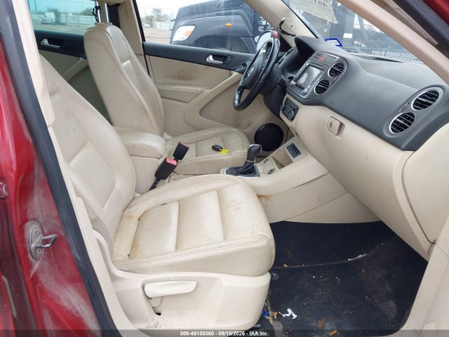2011 Volkswagen Tiguan Sel მანქანა იყიდება აუქციონზე, vin: WVGAV7AX1BW001230, აუქციონის ნომერი: 46150360