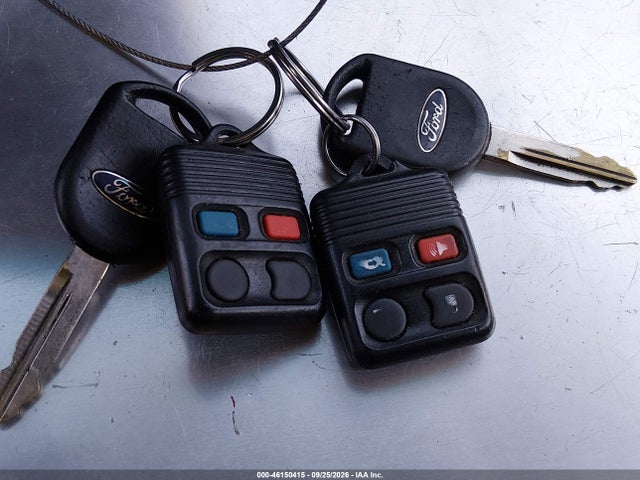 46150415 :رقم المزاد ، 1FAFP55272G243401 vin ، 2002 Ford Taurus Ses مزاد بيع
