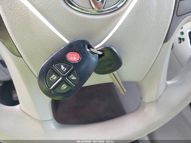 Продаж на аукціоні авто 2013 Toyota Sienna Le 7 Passenger, vin: 5TDJK3DC8DS070482, номер лоту: 46150599