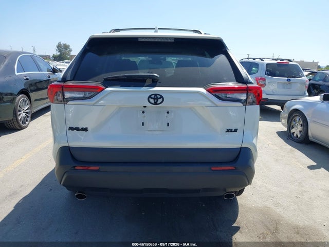 2021 Toyota Rav4 Xle Premium მანქანა იყიდება აუქციონზე, vin: 2T3C1RFV7MW148195, აუქციონის ნომერი: 46150659