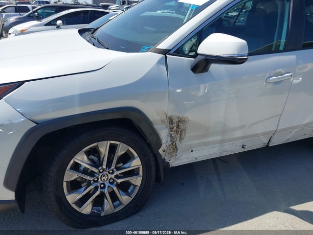 2021 Toyota Rav4 Xle Premium მანქანა იყიდება აუქციონზე, vin: 2T3C1RFV7MW148195, აუქციონის ნომერი: 46150659