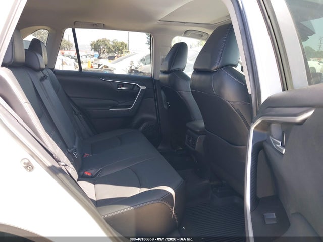 2021 Toyota Rav4 Xle Premium მანქანა იყიდება აუქციონზე, vin: 2T3C1RFV7MW148195, აუქციონის ნომერი: 46150659
