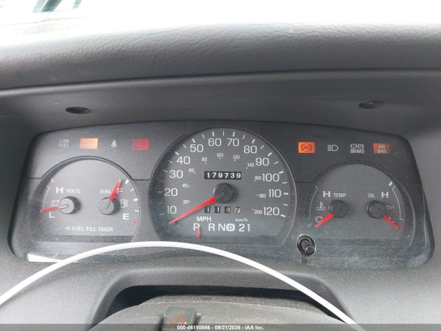 46150866 :رقم المزاد ، 2MEFM74W45X612991 vin ، 2005 Mercury Grand Marquis Gs مزاد بيع