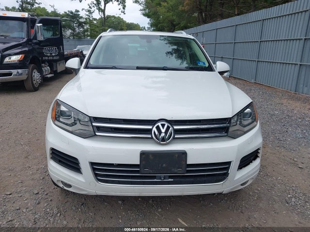 2014 Volkswagen Touareg 3.6l Executive მანქანა იყიდება აუქციონზე, vin: WVGEF9BP2ED010981, აუქციონის ნომერი: 46150924
