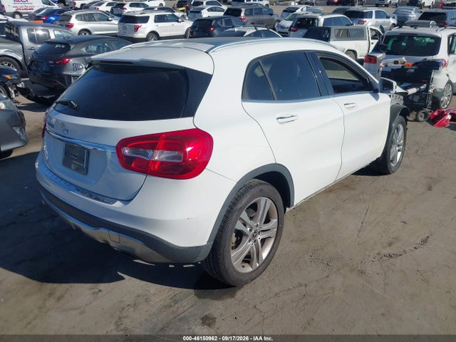 Mercedes-Benz GLA 250 2018 WDCTG4EB5JJ476597 Image 4