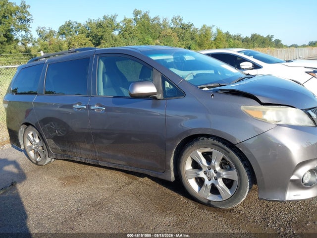 46151088 :رقم المزاد ، 5TDXK3DC5DS369583 vin ، 2013 Toyota Sienna Se 8 Passenger مزاد بيع