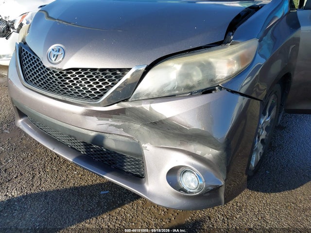 46151088 :رقم المزاد ، 5TDXK3DC5DS369583 vin ، 2013 Toyota Sienna Se 8 Passenger مزاد بيع
