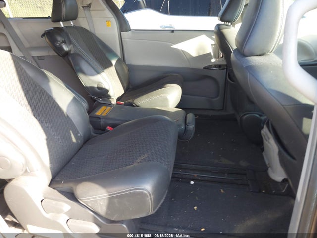 46151088 :رقم المزاد ، 5TDXK3DC5DS369583 vin ، 2013 Toyota Sienna Se 8 Passenger مزاد بيع