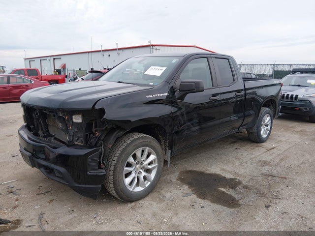 Chevrolet Silverado 1500 Custom 2019 1GCRYBEH7KZ310641 Image 2