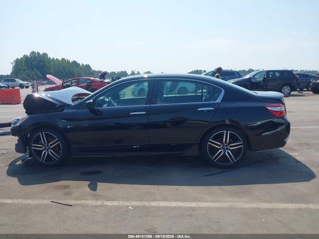 46151266 :رقم المزاد ، 1HGCR2F58HA004645 vin ، 2017 Honda Accord Sport مزاد بيع