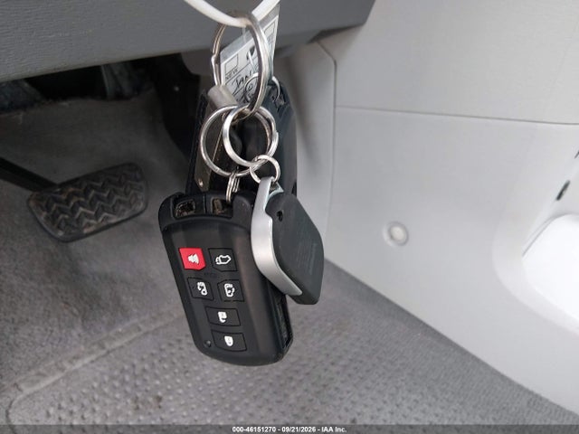 2011 Toyota Sienna Ltd მანქანა იყიდება აუქციონზე, vin: 5TDYK3DC9BS048292, აუქციონის ნომერი: 46151270