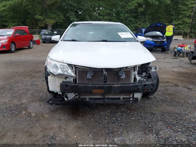 46151365 :رقم المزاد ، 4T4BF1FK7ER380414 vin ، 2014 Toyota Camry Le مزاد بيع