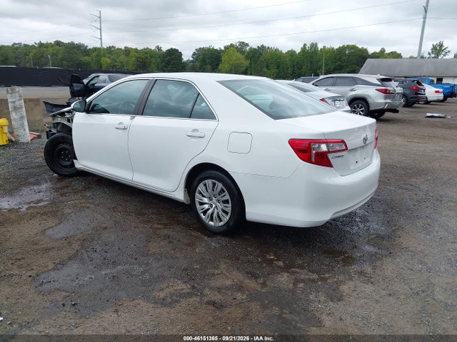 46151365 :رقم المزاد ، 4T4BF1FK7ER380414 vin ، 2014 Toyota Camry Le مزاد بيع