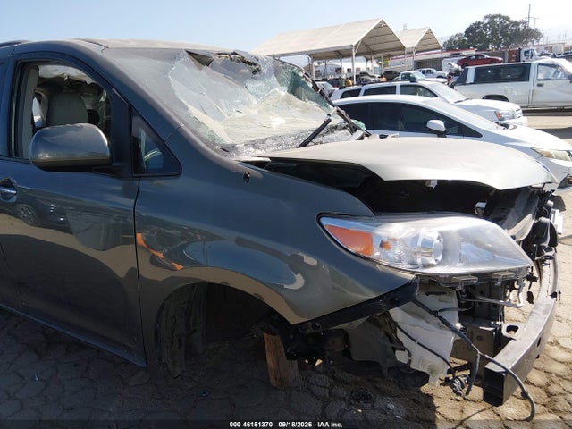 Продаж на аукціоні авто 2013 Toyota Sienna Xle V6 8 Passenger, vin: 5TDYK3DC2DS403659, номер лоту: 46151370