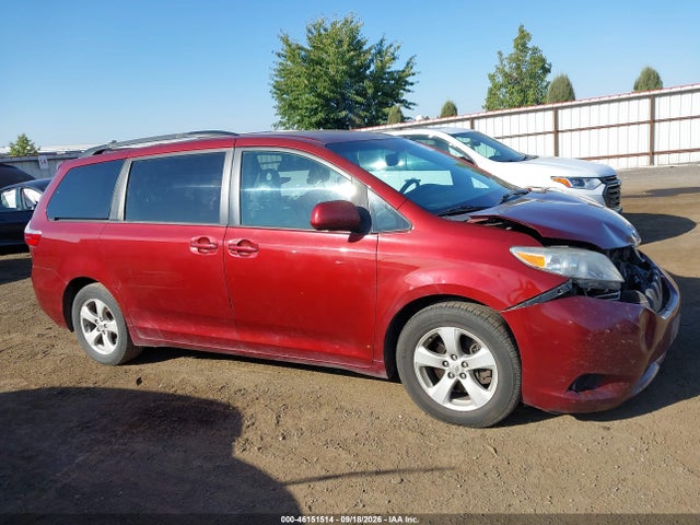 2015 Toyota Sienna Le 8 Passenger მანქანა იყიდება აუქციონზე, vin: 5TDKK3DC6FS534442, აუქციონის ნომერი: 46151514