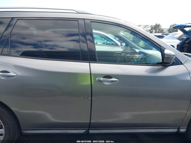 5N1DR2MN0JC670328 Nissan Pathfinder Sv