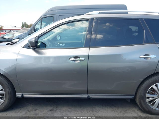 5N1DR2MN0JC670328 Nissan Pathfinder Sv