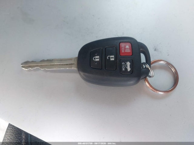 2T1BURHE8KC160850 Toyota COROLLA SE