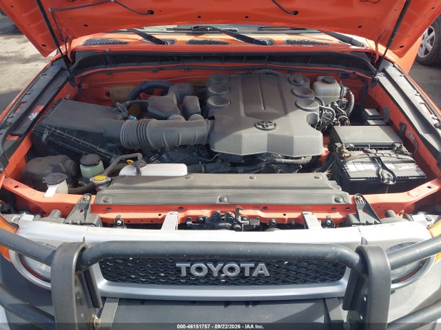 Toyota FJ Cruiser 2014 JTEBU4BF0EK198009 Image 10