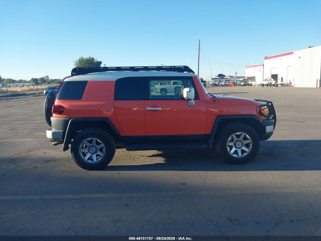 Toyota FJ Cruiser 2014 JTEBU4BF0EK198009 Image 13