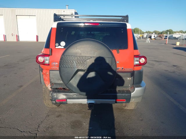 Toyota FJ Cruiser 2014 JTEBU4BF0EK198009 Image 16