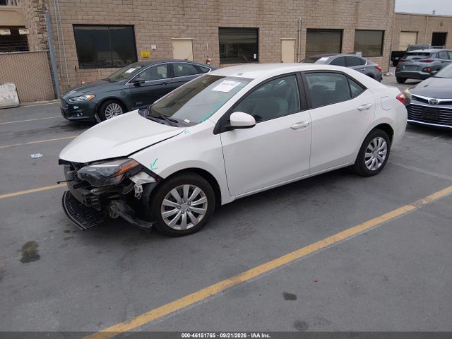 46151765 :رقم المزاد ، 5YFBURHE1HP697908 vin ، 2017 Toyota Corolla Le مزاد بيع