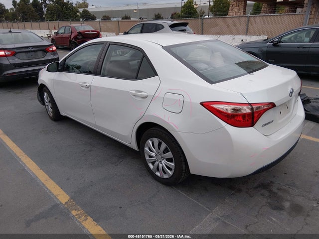 46151765 :رقم المزاد ، 5YFBURHE1HP697908 vin ، 2017 Toyota Corolla Le مزاد بيع