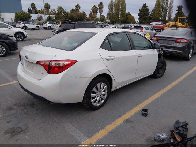 46151765 :رقم المزاد ، 5YFBURHE1HP697908 vin ، 2017 Toyota Corolla Le مزاد بيع