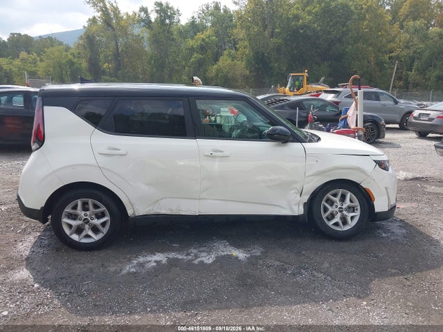 2023 Kia Soul S მანქანა იყიდება აუქციონზე, vin: KNDJ23AUXP7215596, აუქციონის ნომერი: 46151809