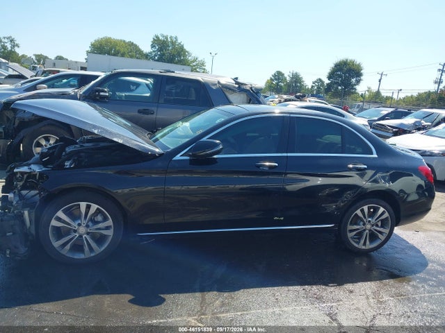 2016 Mercedes-benz C 300 4matic მანქანა იყიდება აუქციონზე, vin: 55SWF4KB8GU158949, აუქციონის ნომერი: 46151839