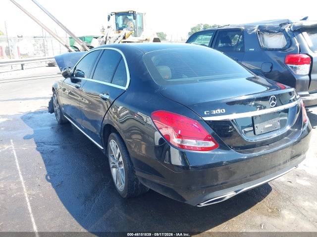 2016 Mercedes-benz C 300 4matic მანქანა იყიდება აუქციონზე, vin: 55SWF4KB8GU158949, აუქციონის ნომერი: 46151839