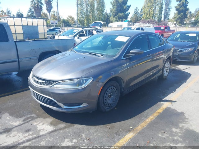 Chrysler 200 Limited 2016 1C3CCCAB9GN107863 Image 2