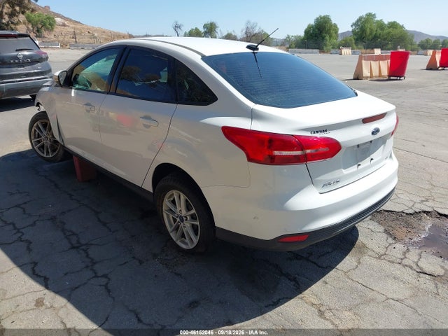 Ford FOCUS SE 2015 1FADP3F23FL336309 Image 3