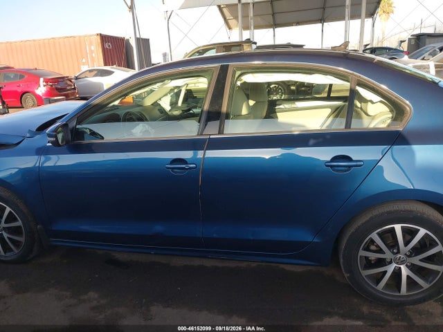 2017 Volkswagen Jetta 1.4t Se მანქანა იყიდება აუქციონზე, vin: 3VWDB7AJ1HM354143, აუქციონის ნომერი: 46152099