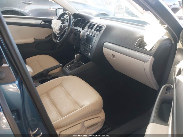 2017 Volkswagen Jetta 1.4t Se მანქანა იყიდება აუქციონზე, vin: 3VWDB7AJ1HM354143, აუქციონის ნომერი: 46152099