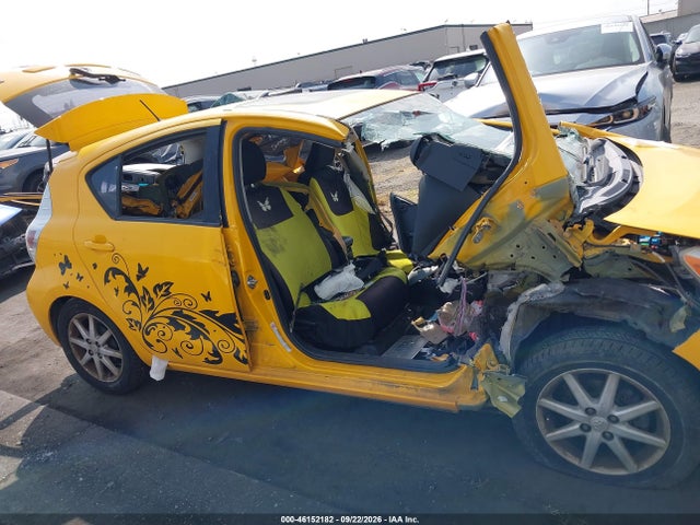 JTDKDTB37E1079688 Toyota Prius C Three