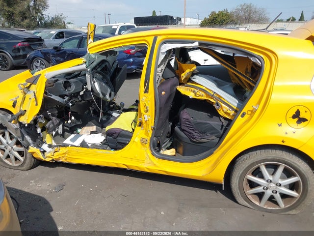 JTDKDTB37E1079688 Toyota Prius C Three