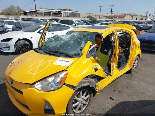JTDKDTB37E1079688 Toyota Prius C Three