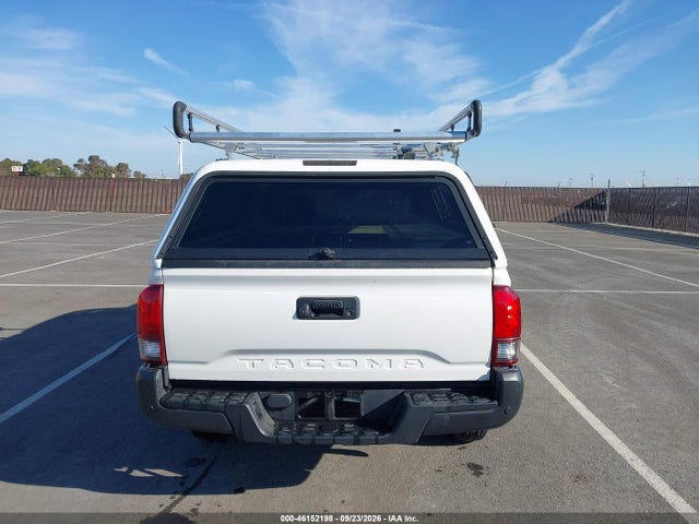 46152198 :رقم المزاد ، 3TYRX5GN8NT043415 vin ، 2022 Toyota Tacoma Sr مزاد بيع