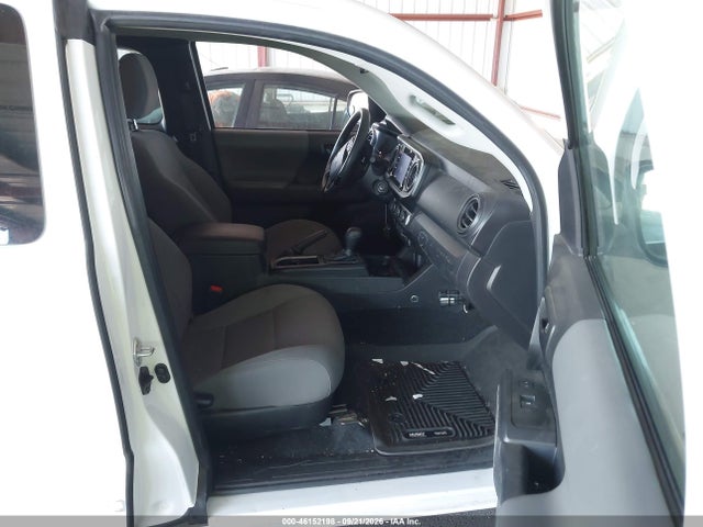 46152198 :رقم المزاد ، 3TYRX5GN8NT043415 vin ، 2022 Toyota Tacoma Sr مزاد بيع