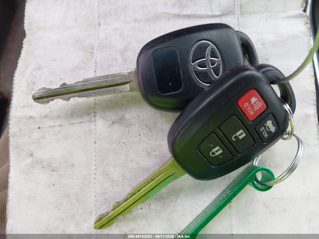 46152262 :رقم المزاد ، 4T1BF1FK6HU752386 vin ، 2017 Toyota Camry Le مزاد بيع