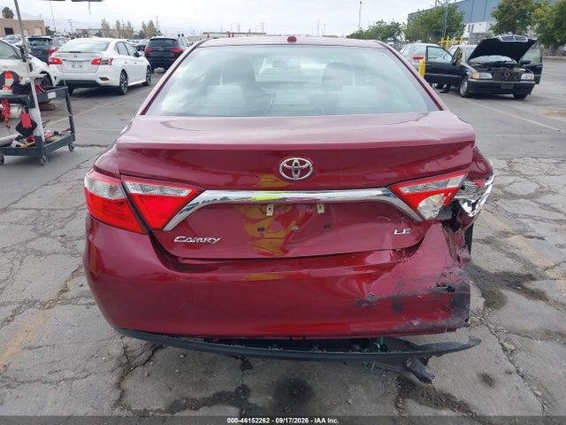 46152262 :رقم المزاد ، 4T1BF1FK6HU752386 vin ، 2017 Toyota Camry Le مزاد بيع