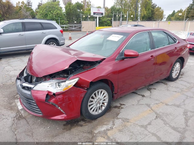 46152262 :رقم المزاد ، 4T1BF1FK6HU752386 vin ، 2017 Toyota Camry Le مزاد بيع