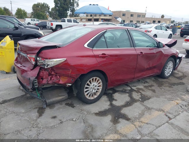 46152262 :رقم المزاد ، 4T1BF1FK6HU752386 vin ، 2017 Toyota Camry Le مزاد بيع