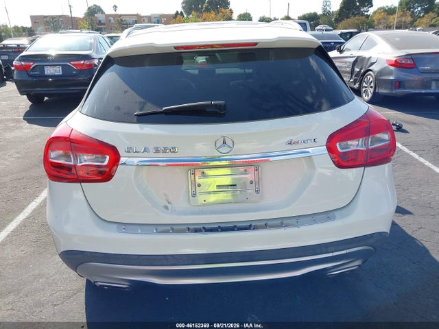 WDCTG4GB1FJ059675 Mercedes-Benz Gla 250 4matic